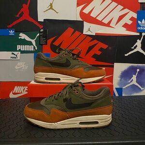 Nike Men's Olive and Brown Sneakers